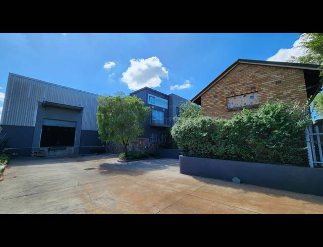 1,551M² WAREHOUSE TO LET IN SPARTAN